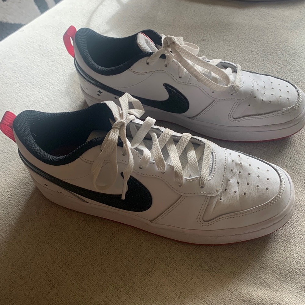 Youth boys Nike Court Vision Size 7Y